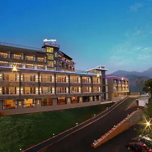 The Queen Resort